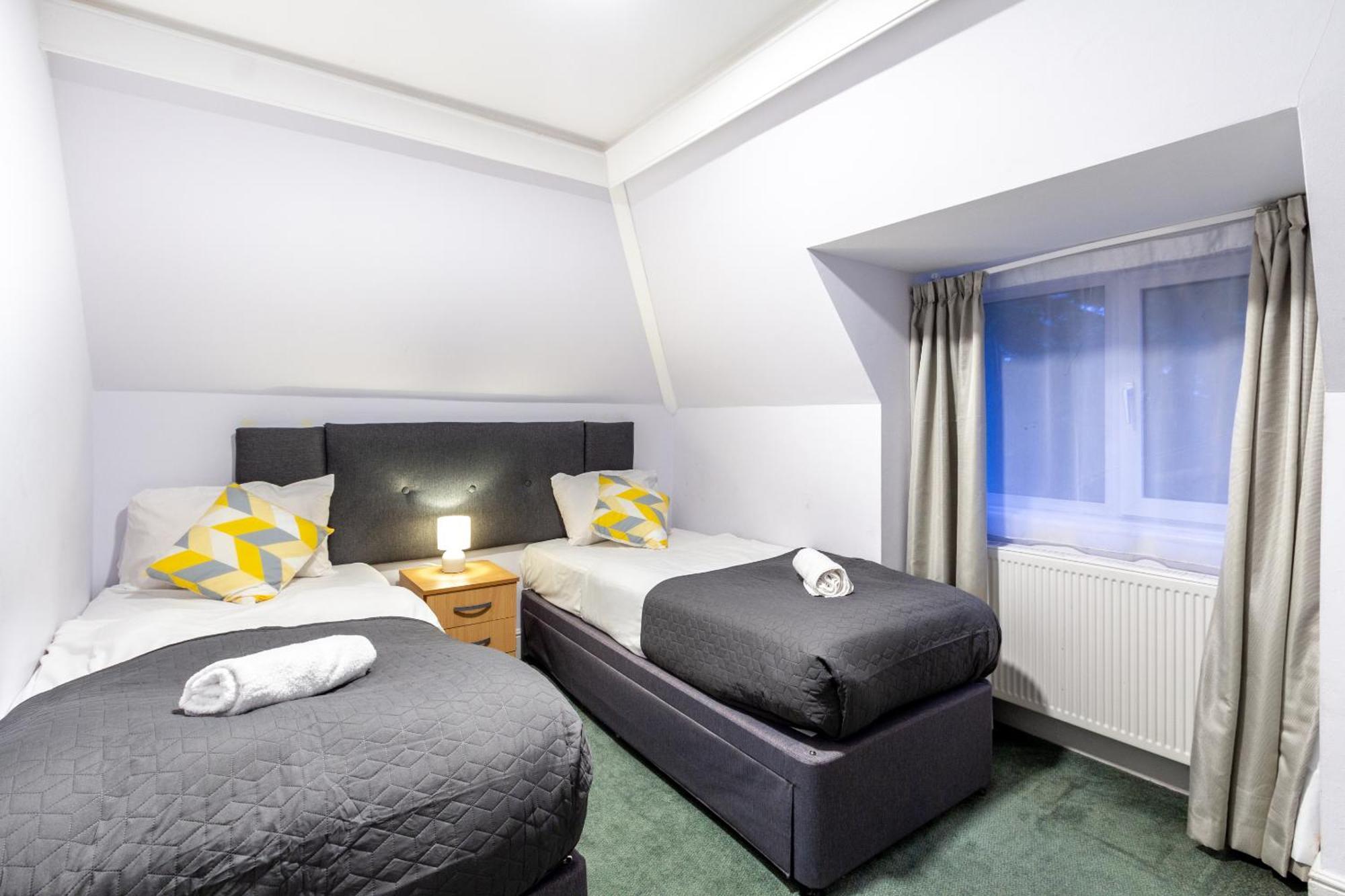 London Gatwick Inn Exterior photo